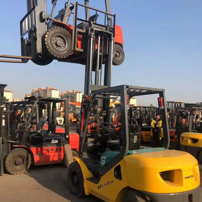 3kg 무게 사용된 코마쓰 포크리프트 FD30 3000kg TCM 일본 ISUZU 엔진
