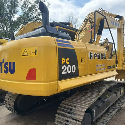 좋은 상태의 KOMATSU 엔진으로 사용 된 KOMATSU PC200-8 수압 크롤러 발굴기