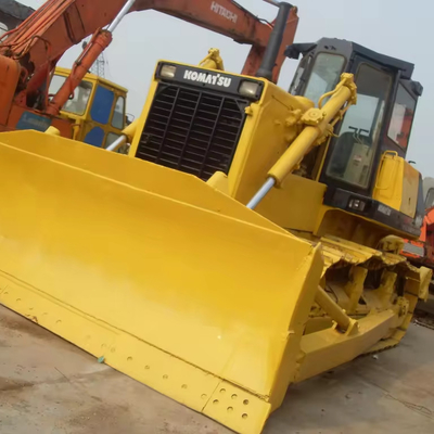 일본에서 18000KG의 기계 무게와 함께 사용 된 코마쓰 D85-21 도저