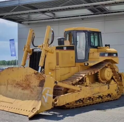 일본에서 좋은 작업 조건으로 사용 된 D8T CAT 도저