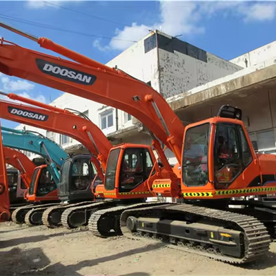 사용 된 Doosan DH225LC-7 발굴기 중고 Doosan 225 300 1개의 수압 발굴기