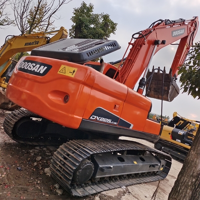 듀산 DX60 DX60-9 용량 0.7m3 및 2800 작업 시간으로 사용 된 발굴기
