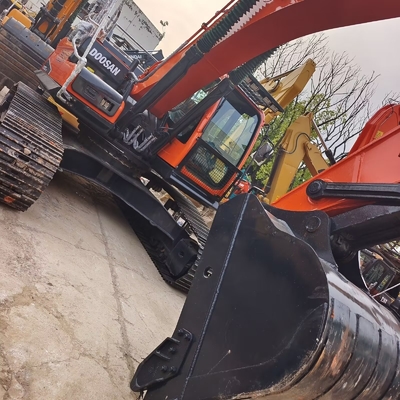 사용 된 Doosan DX300LC 발굴기 좋은 상태와 오리지널 수압 펌프